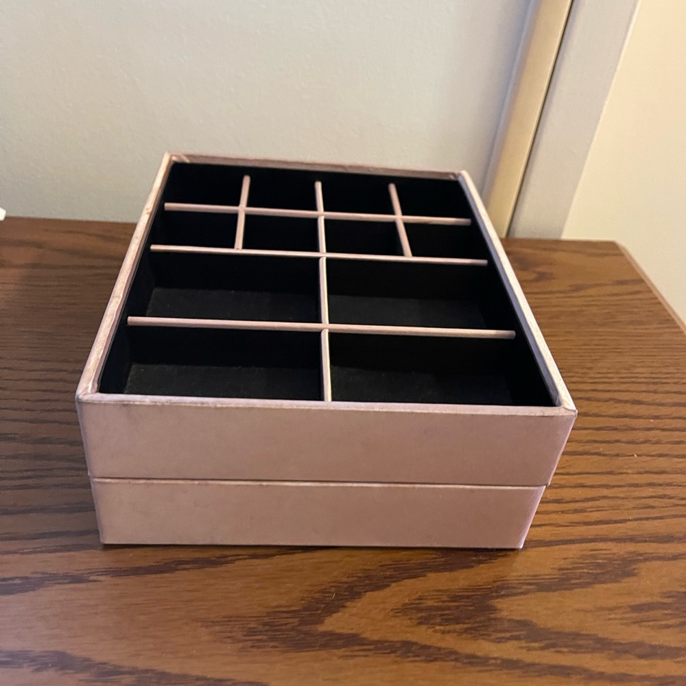 2 jewelry boxes